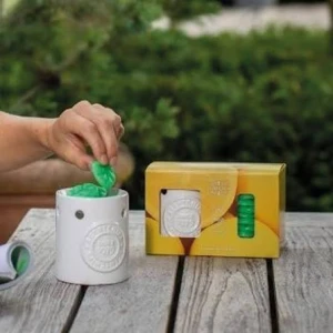 ZESTAW PRZEZENTOWY KOMINEK + WOSK/CITRONELLA/ PAVONCELLA 